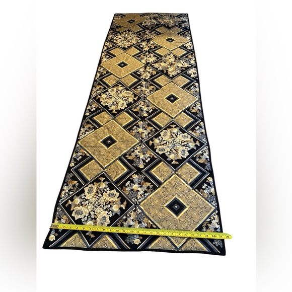 Handcrafted Quilt and Matching Runner Tapestry Set - Picture 13 of 14